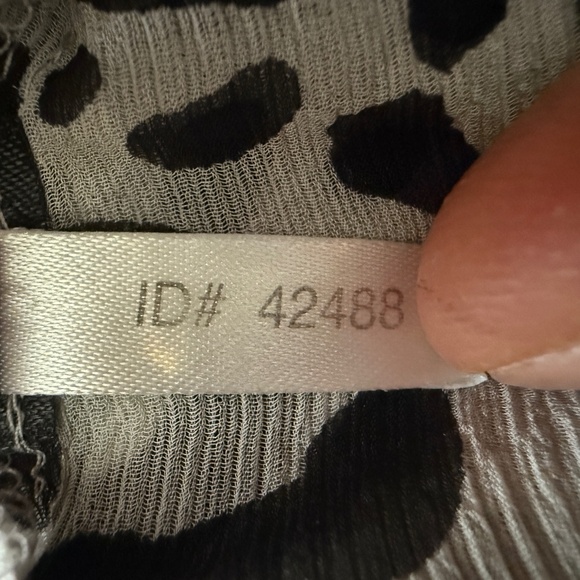 Express Design Studio Leopard Blouse Gray M - Picture 10 of 10